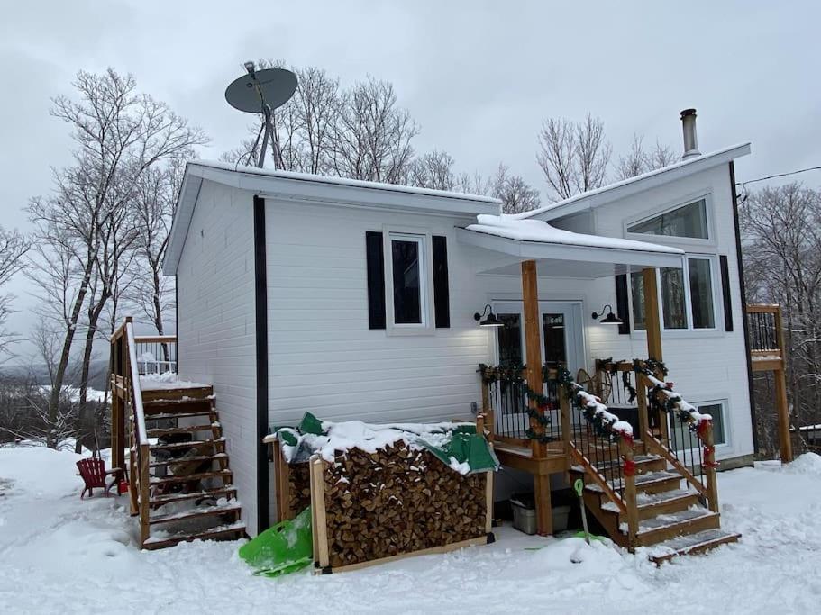 Chalet avec Spa Baskatong durante el invierno