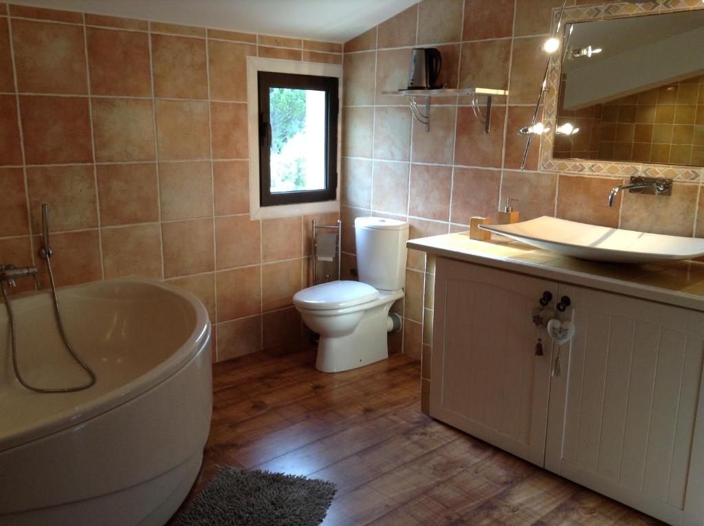 Koupelna v ubytování Le Mazet Chambre d'Hôtes
