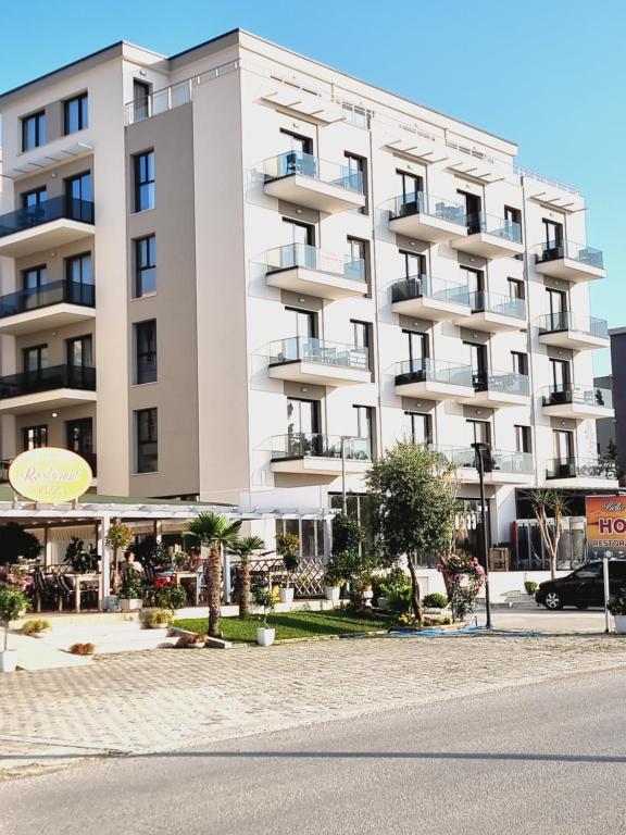 ReMar Apartments - Image 9