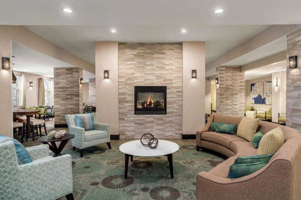 Posezení v ubytování Homewood Suites by Hilton Providence-Warwick