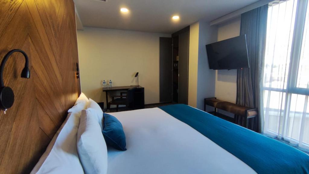 Atix Hotel - Camera King Superior