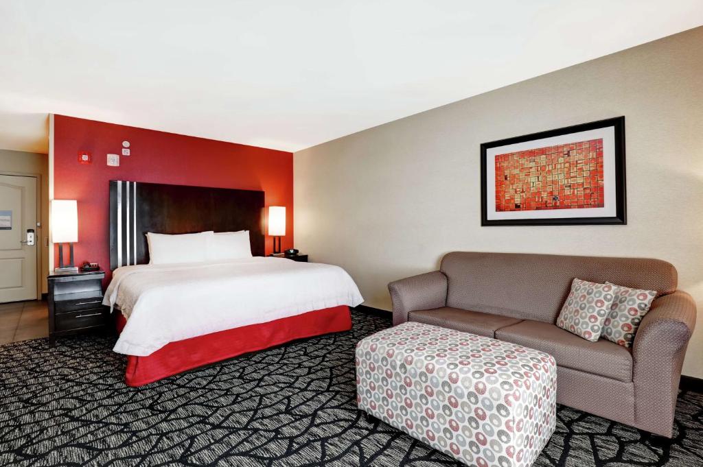 Postel nebo postele na pokoji v ubytování Hampton Inn by Hilton Chilliwack
