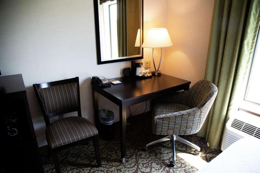 Hampton Inn & Suites Sharon - Habitación Con Dos Camas Queen - No Fumadores