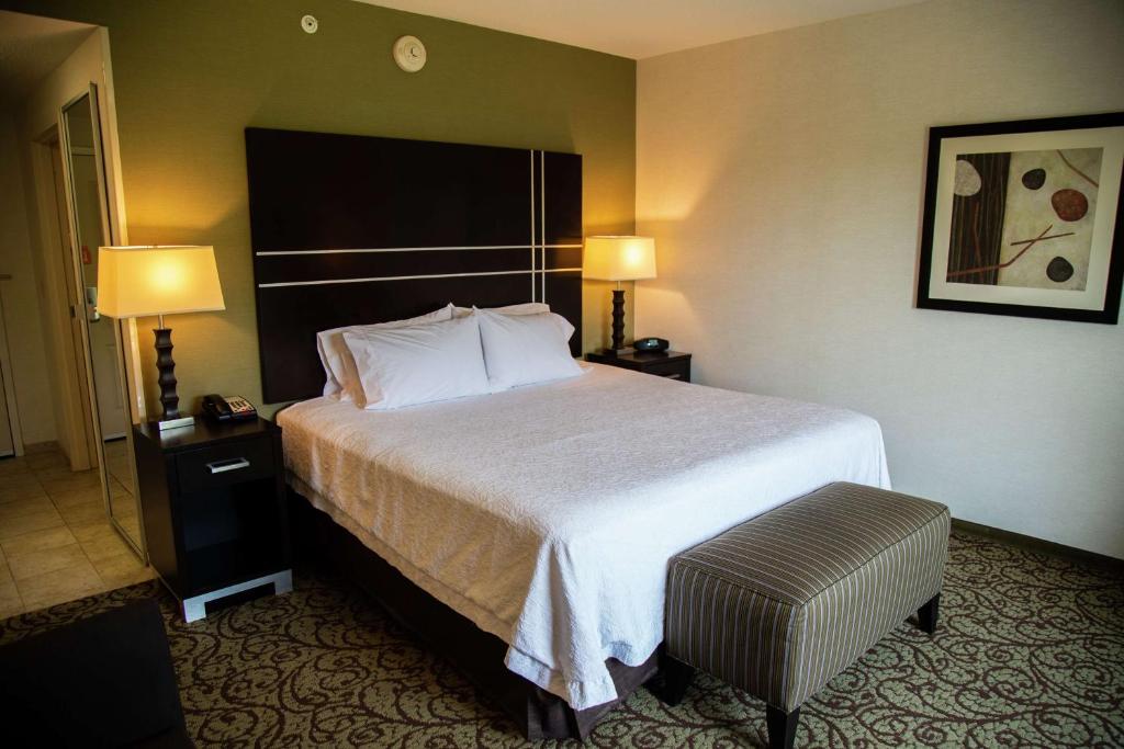 Hampton Inn & Suites Sharon - Habitación Con Cama Extragrande - No Fumadores