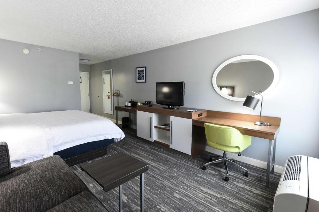 Hampton Inn Youngstown-North - Quarto King Com Cama King-size - Não Fumador