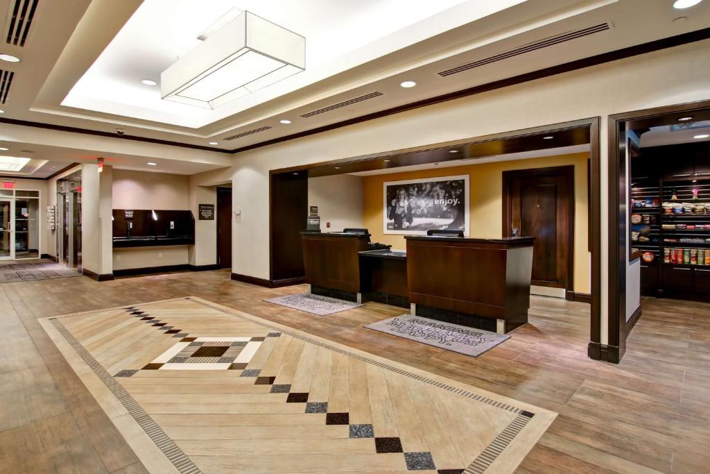 Hampton Inn by Hilton Toronto Airport Corporate Centre, Toronto ...