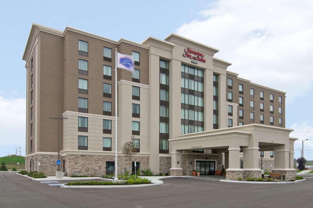 a rendering of a hotel at Hampton Inn & Suites by Hilton Toronto Markham in Markham