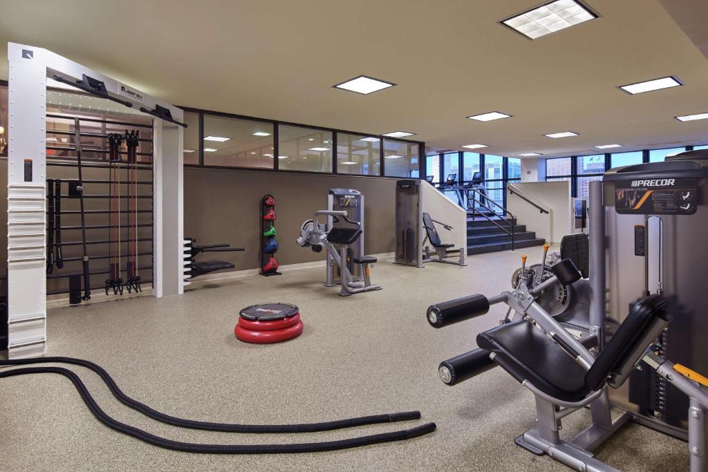 Fitness centrum a/nebo fitness zařízení v ubytování Hilton Anchorage
