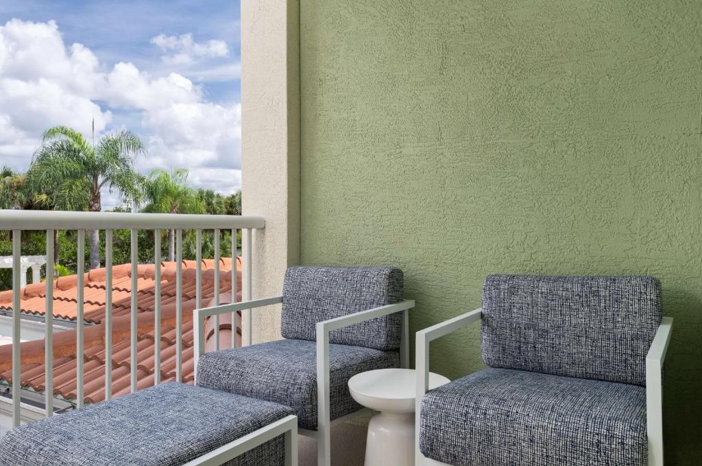 Balkón nebo terasa v ubytování DoubleTree Suites by Hilton Naples