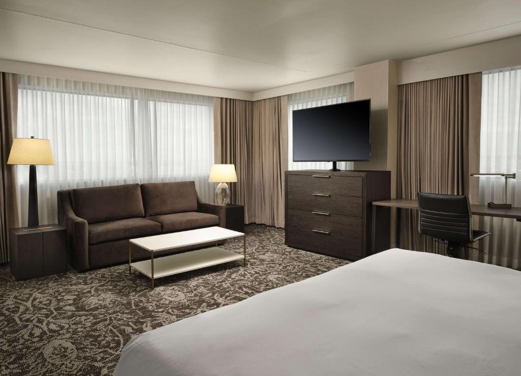 Hilton Atlanta Airport - Suite Junior King