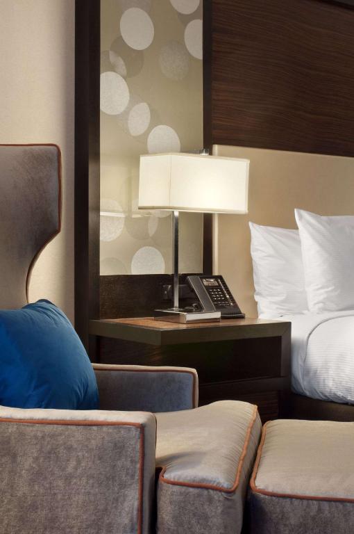 Hilton Atlanta Airport - غرفة الاجتماعات الملك