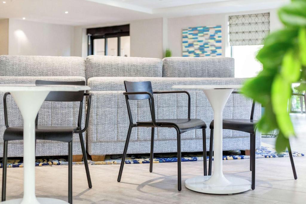 DoubleTree by Hilton Austin-University Area photo