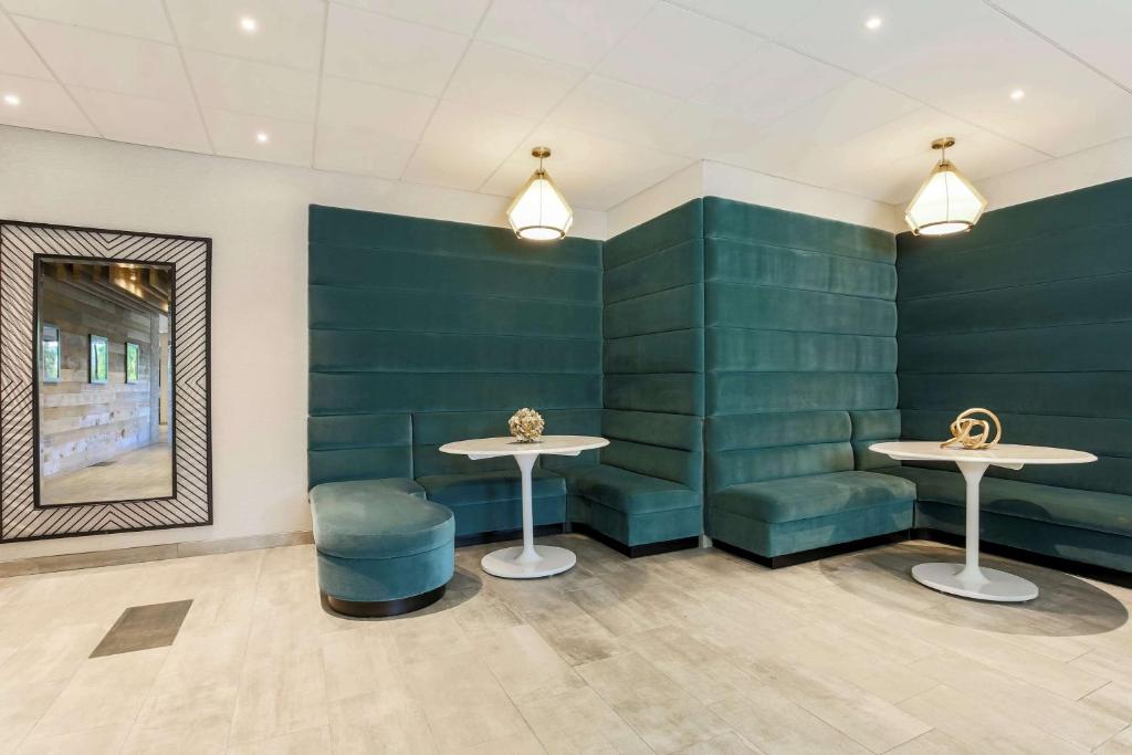 DoubleTree by Hilton Austin-University Area photo