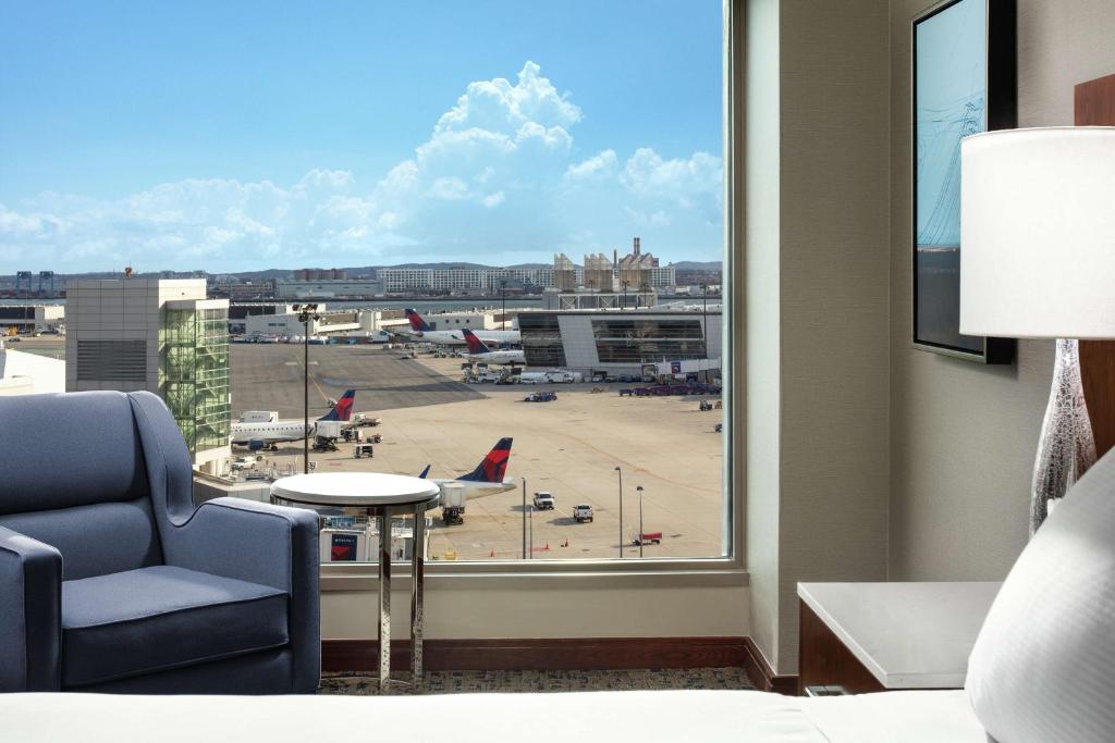 Hilton Boston Logan Airport - 