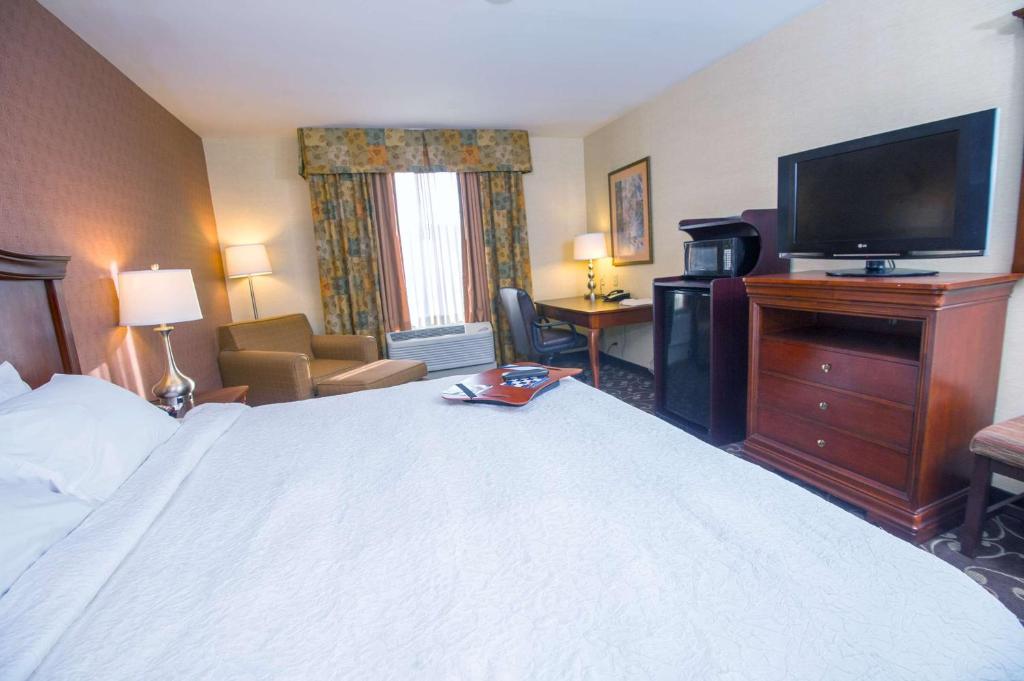 Hampton by Hilton Brattleboro - Habitación Con Cama Extragrande - No Fumadores