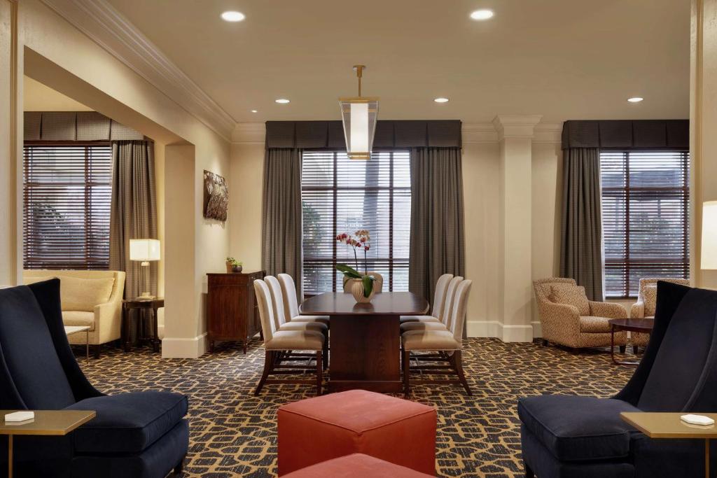 Hilton Columbia Center photo