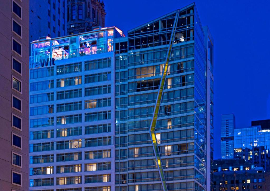 theWit Chicago, a Hilton Hotel - 带河景和水疗浴缸的角王室