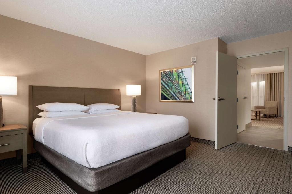Embassy Suites by Hilton Cleveland Rockside