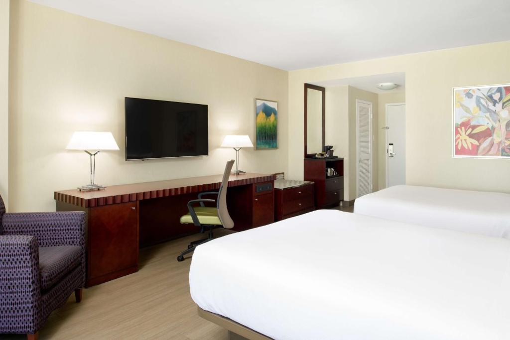 Hilton Charlotte Uptown - 