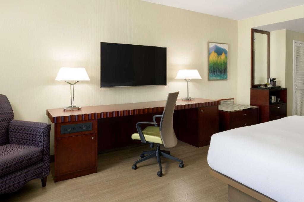 Hilton Charlotte Uptown - 