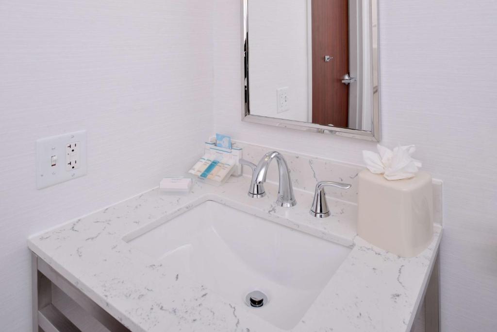 Hilton Garden Inn Columbus/Polaris photo