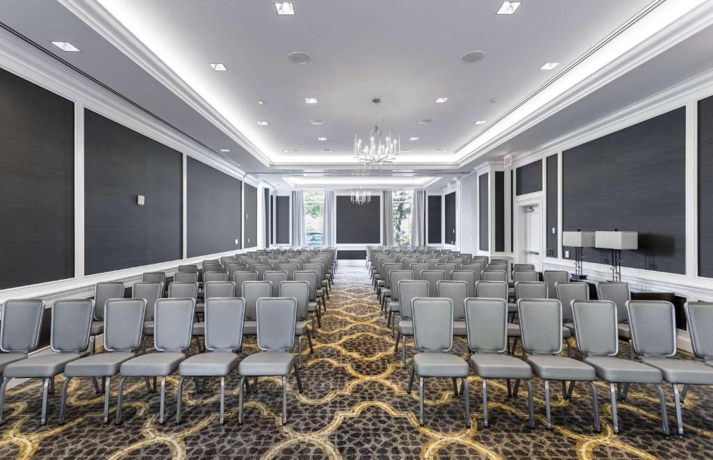 Hilton Columbus at Easton photo
