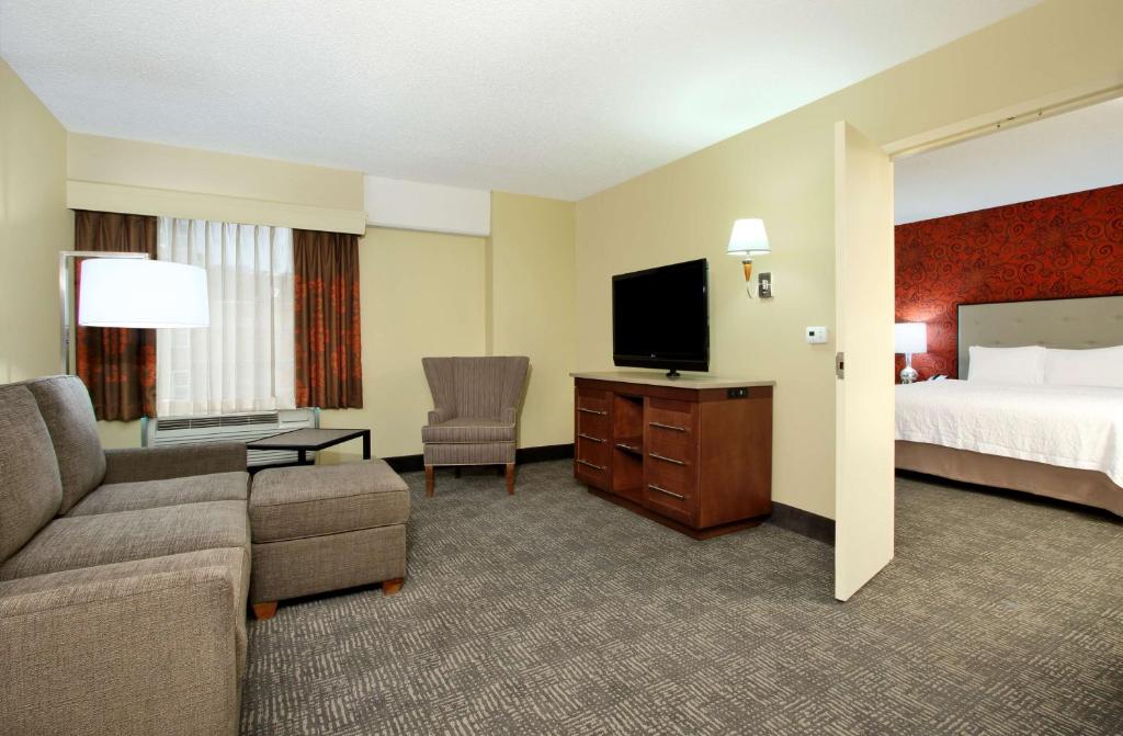 Hampton Inn & Suites Columbus-Downtown, Ohio - King Suite Met Keuken - Niet Roken