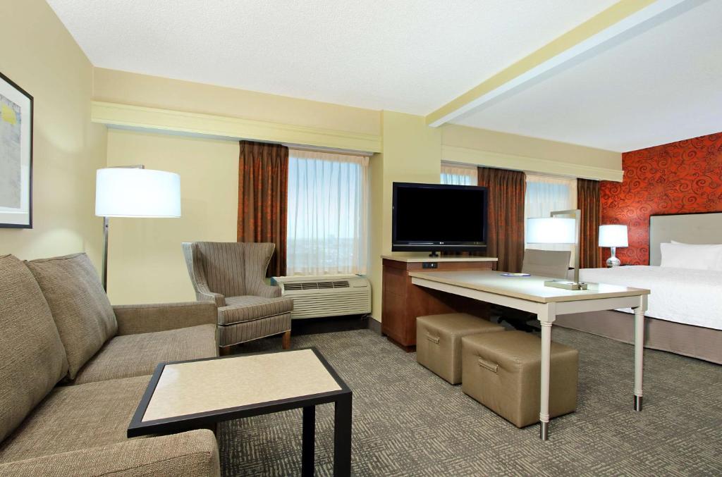 Hampton Inn & Suites Columbus-Downtown, Ohio - 
