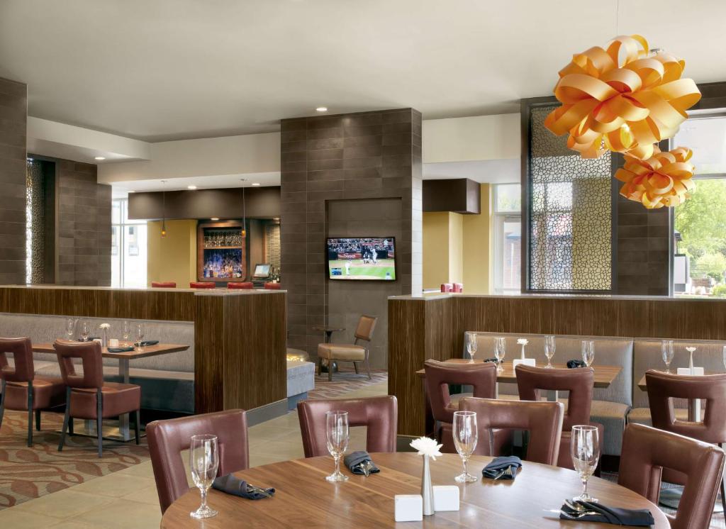 The Broadway Columbia - a DoubleTree by Hilton Hotel photo