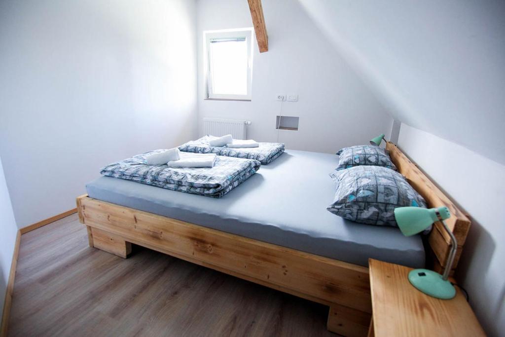 Apartmaji Pri Kozmavo - Little House - Apartment With Mountain View
