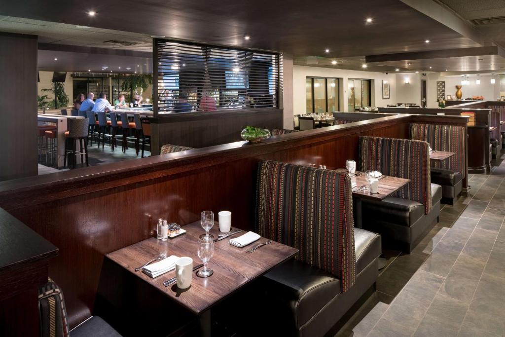 Restaurace v ubytování DoubleTree by Hilton Denver Tech