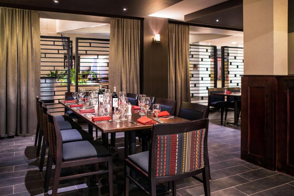 Restaurace v ubytování DoubleTree by Hilton Denver Tech
