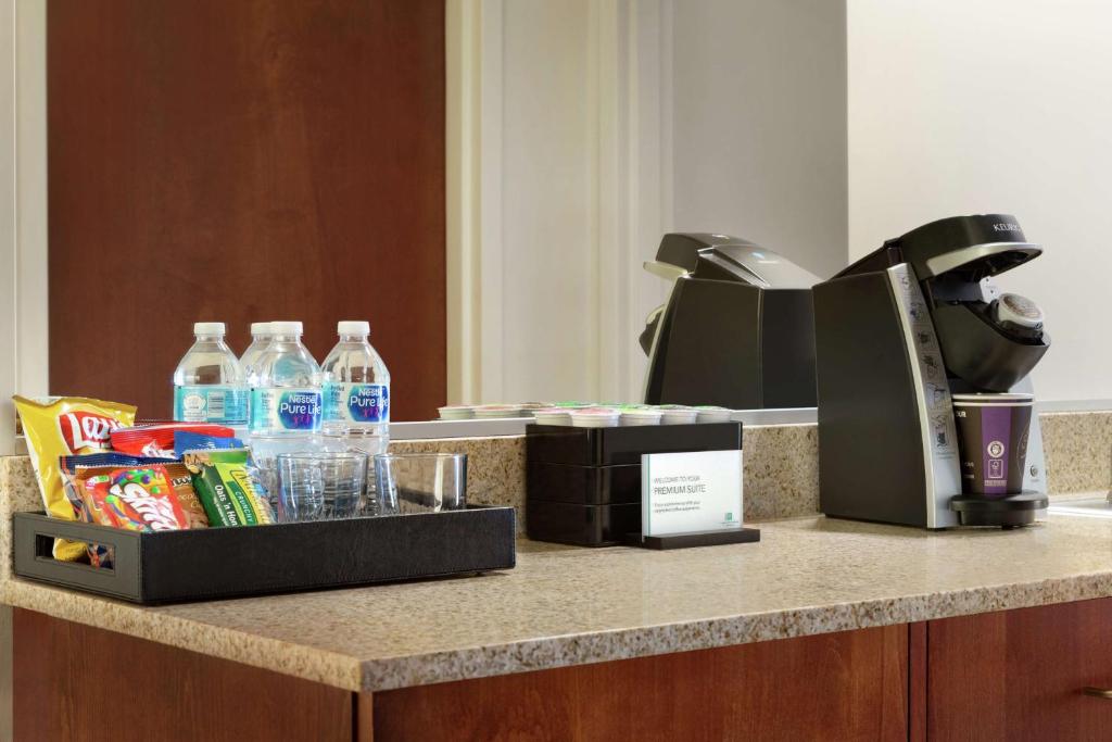 Embassy Suites by Hilton Denver International Airport photo