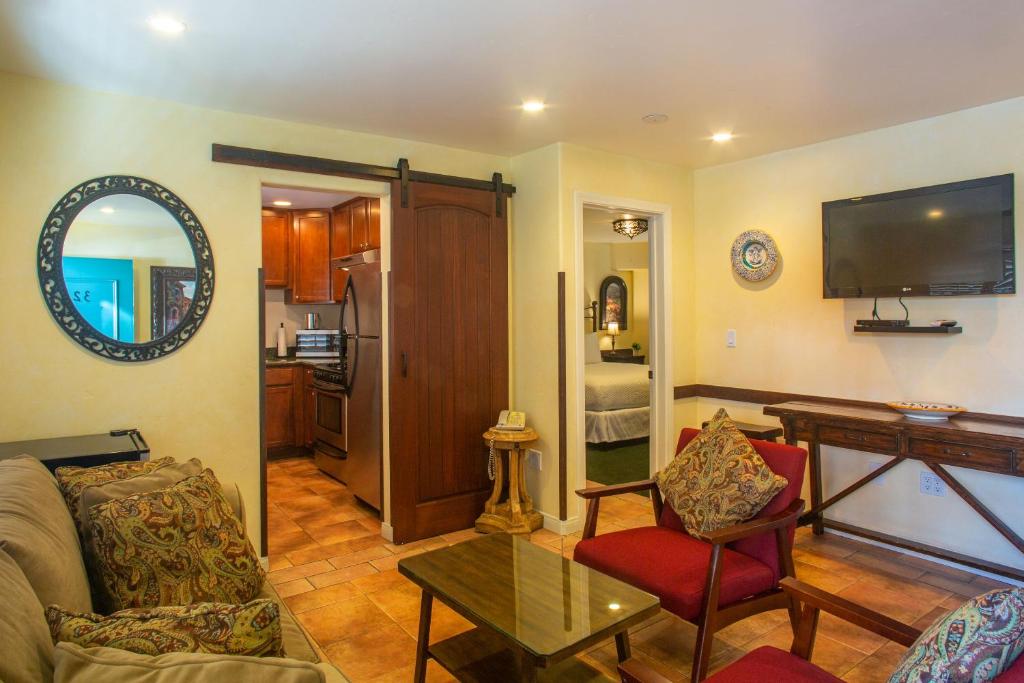 Castillo Inn at the Beach photo