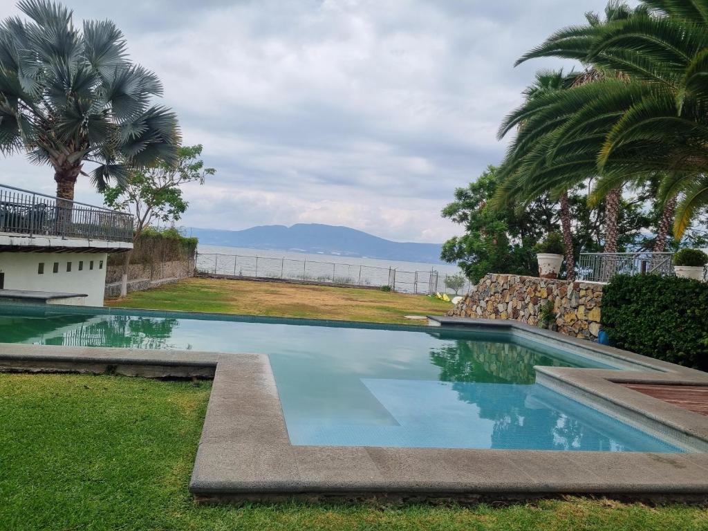 Bazén v ubytování Hotel La Ribereña nebo v jeho okolí