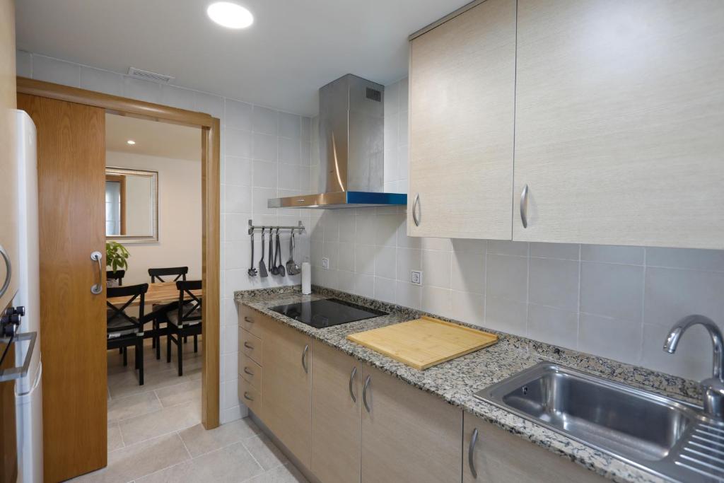 A kitchen or kitchenette at Mediterranean City