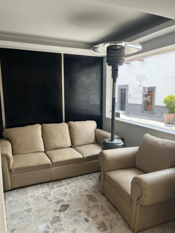 Posezení v ubytování HOTEL JERUSALEM