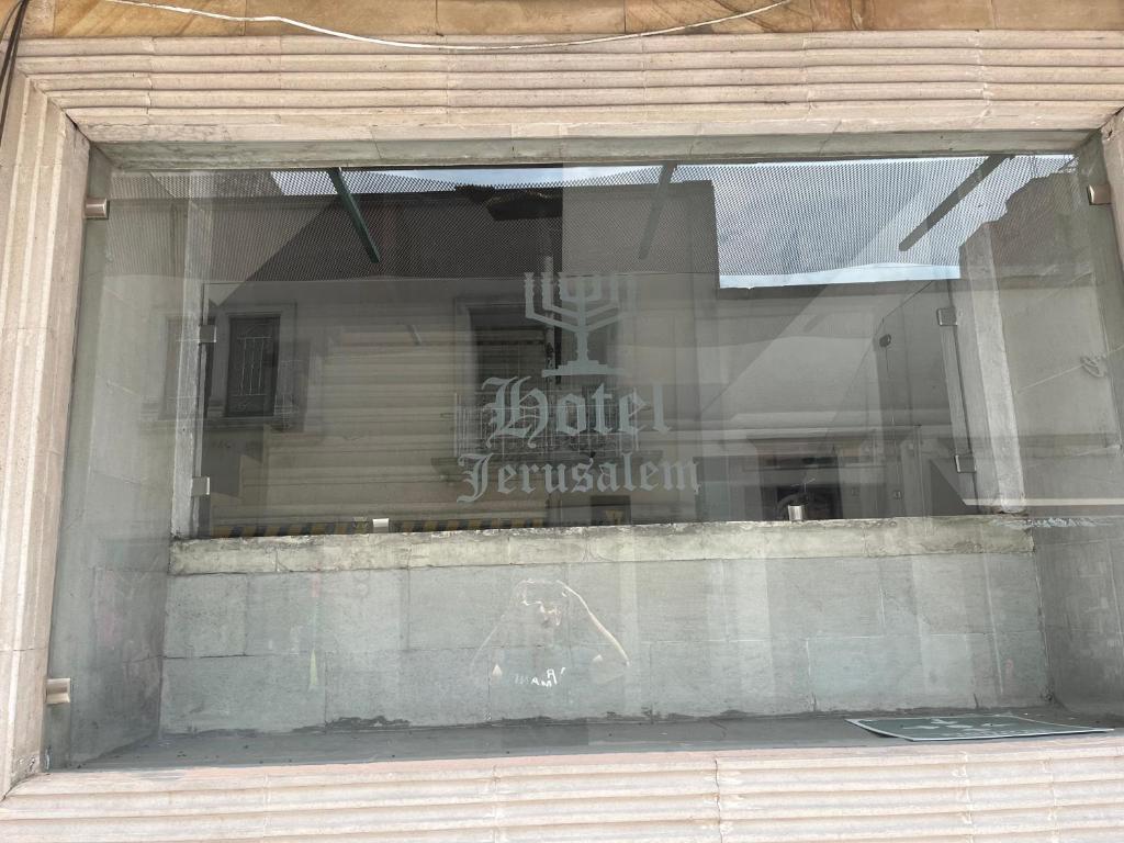 Certifikát, hodnocení, plakát nebo jiný dokument vystavený v ubytování HOTEL JERUSALEM
