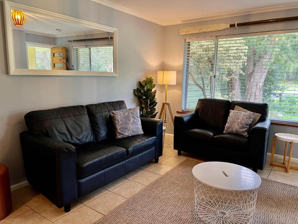 Posezení v ubytování Wrentree - Pet Friendly Inside 26B Laurel Tce
