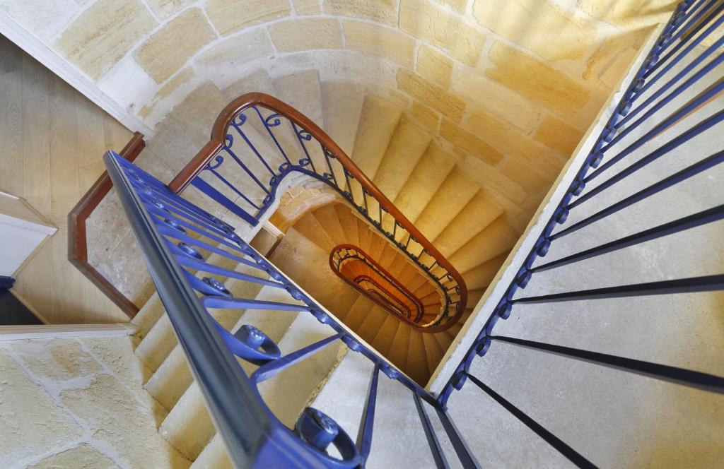 Hôtel La Tour Intendance - Resim 32