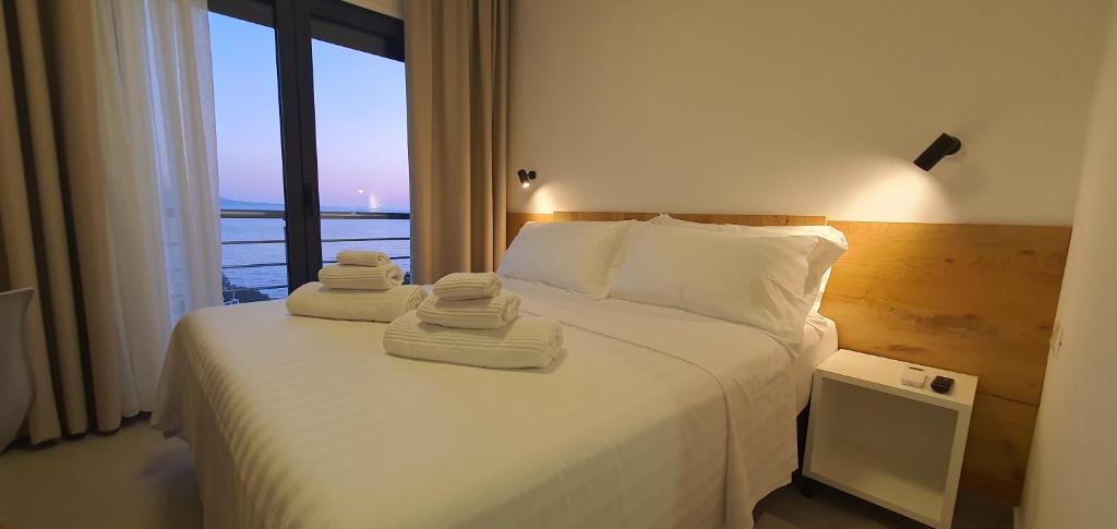 Beachfront Saranda Terrace Apartments - Image 1