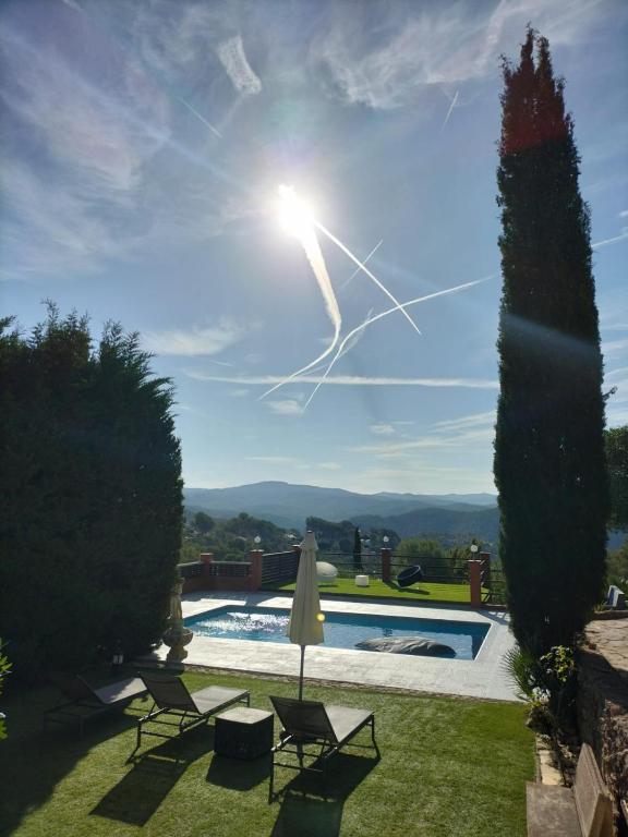 Bazén v ubytování Villa Wanderlust Sitges Hills Exclusive pool only families nebo v jeho okolí