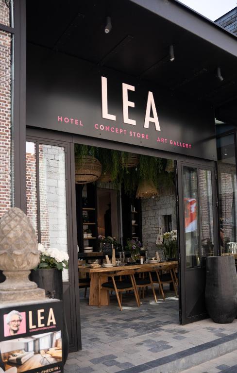 Restaurace v ubytování Hotel LEA - Maison Caerdinael