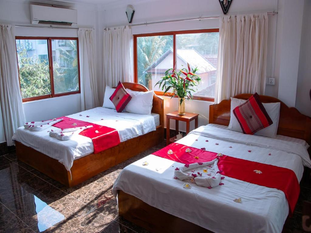 Kep Villa Hill Guest House 1 - Habitación Doble Con Balcón Y Vista Al Mar