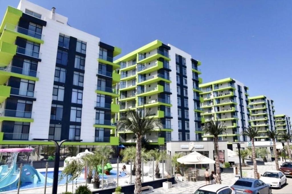 Alezzi Beach Resort TOP seaview by Gofman Estate Rentals, Constanţa