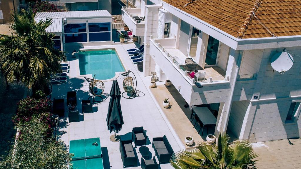 Swimmingpoolen hos eller tæt på Villa Antonio