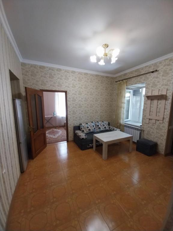 Kuchyň nebo kuchyňský kout v ubytování Like Home Guesthouse & Tours