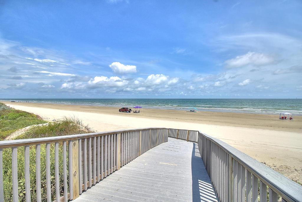 A Change In Latitude GC1009 - Housity
