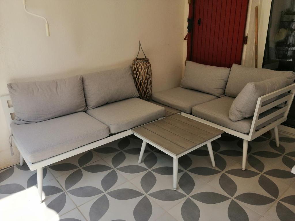 Posedenie v ubytovaní Charmant T2 avec grande terrasse et confort 3 étoiles