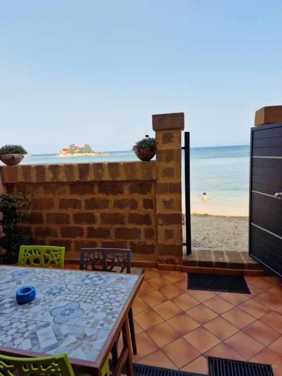 Vista generica sul mare o vista sul mare dall'interno dell'appartamento